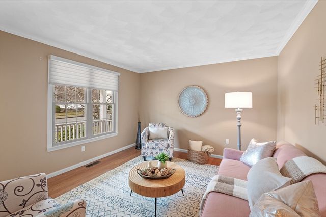 7 Hilltop Drive, Peabody, MA 01960