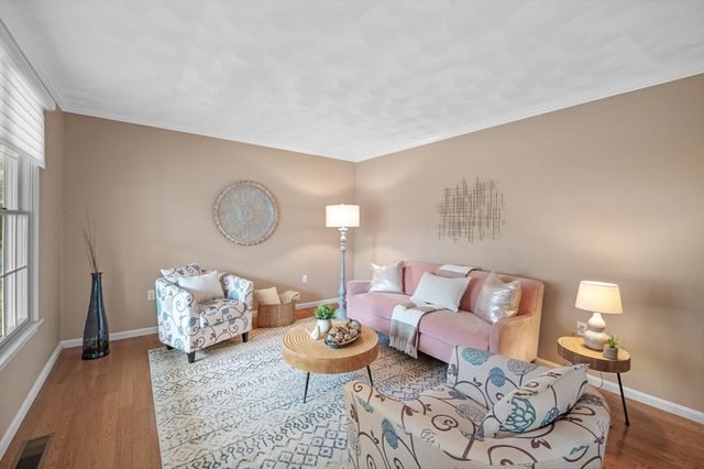 7 Hilltop Drive, Peabody, MA 01960