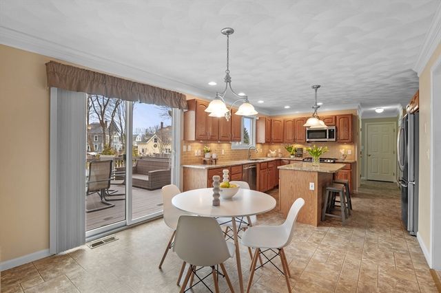 7 Hilltop Drive, Peabody, MA 01960