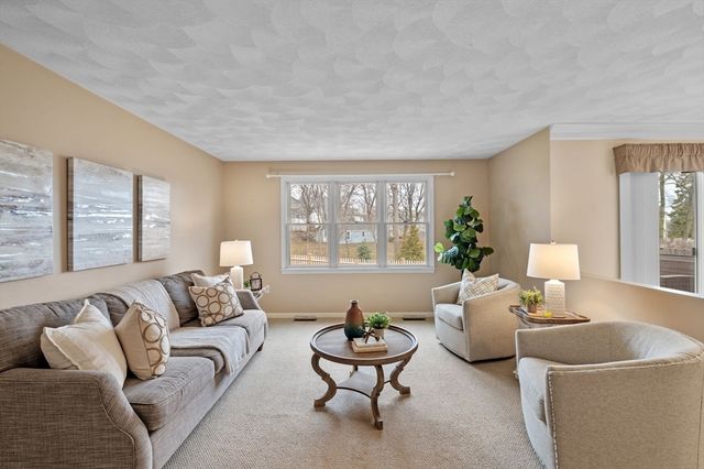 7 Hilltop Drive, Peabody, MA 01960