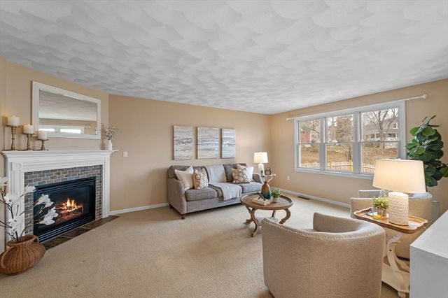 7 Hilltop Drive, Peabody, MA 01960