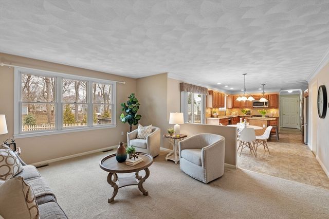 7 Hilltop Drive, Peabody, MA 01960