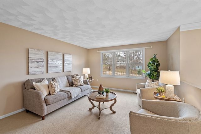 7 Hilltop Drive, Peabody, MA 01960