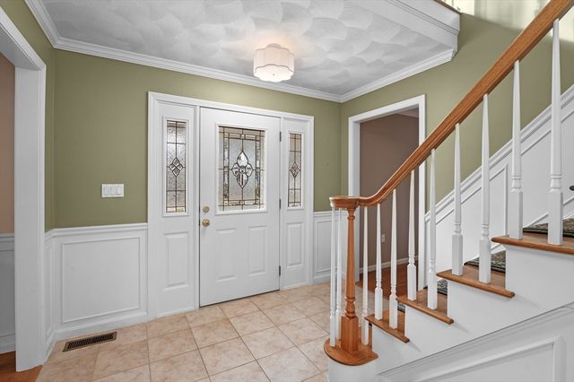 7 Hilltop Drive, Peabody, MA 01960