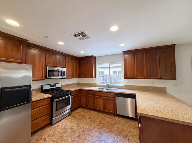 251 Sugnet Way, Sacramento, CA 95838