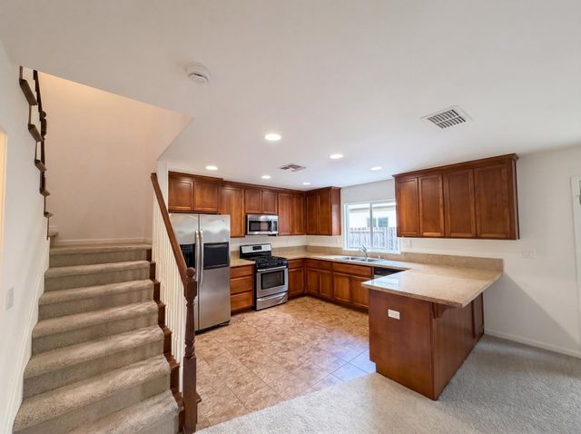 251 Sugnet Way, Sacramento, CA 95838