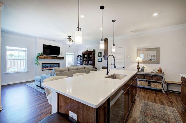 402 Perth Drive, Cartersville, GA 30121