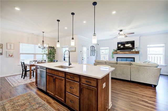 402 Perth Drive, Cartersville, GA 30121
