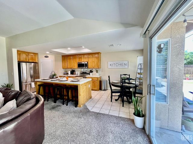 5510 Lombardy Court, Bakersfield, CA 93308