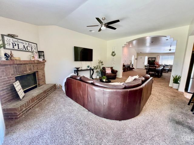 5510 Lombardy Court, Bakersfield, CA 93308