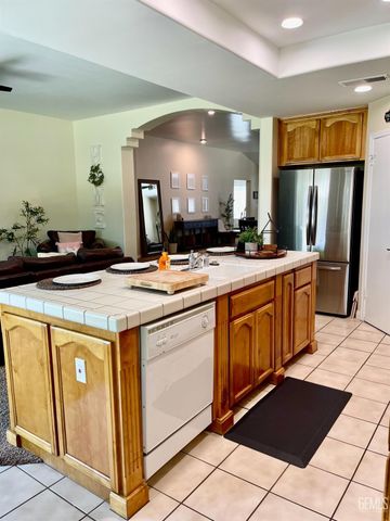 5510 Lombardy Court, Bakersfield, CA 93308