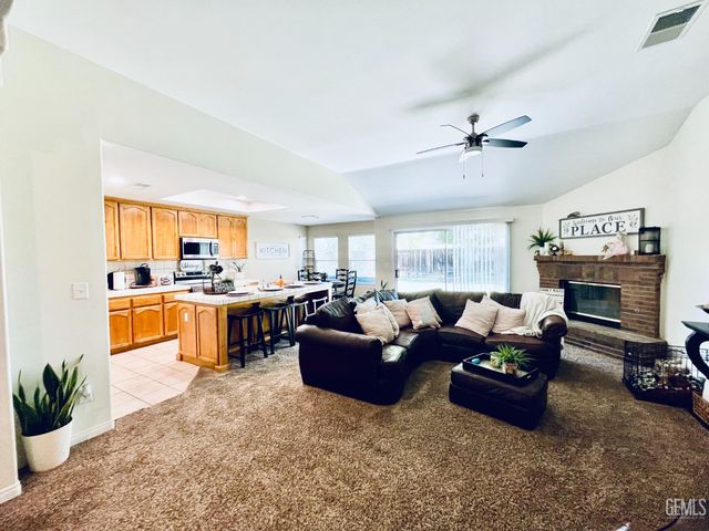 5510 Lombardy Court, Bakersfield, CA 93308