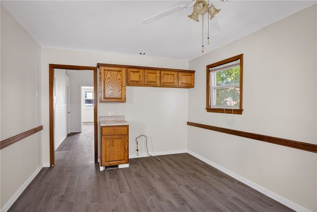 906 1st St, Mckees Rocks, PA 15136