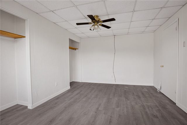 906 1st St, Mckees Rocks, PA 15136