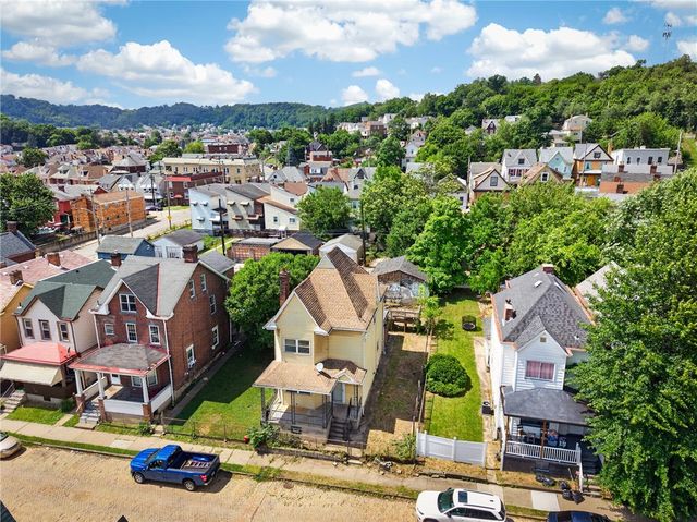906 1st St, Mckees Rocks, PA 15136