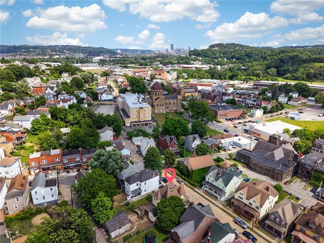 906 1st St, Mckees Rocks, PA 15136