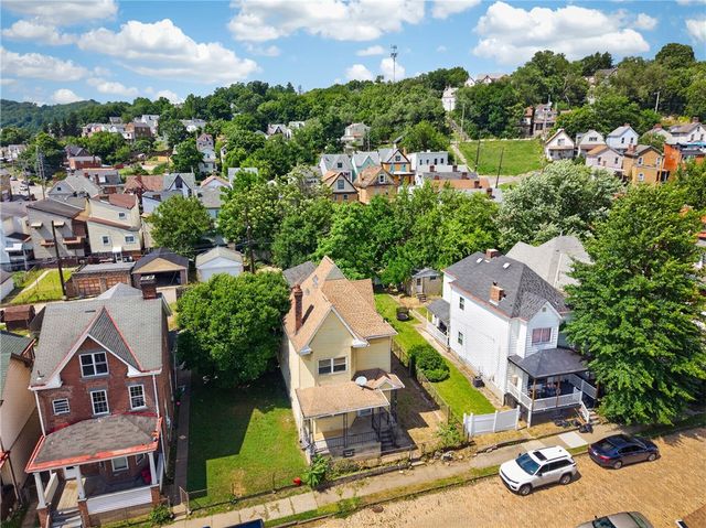 906 1st St, Mckees Rocks, PA 15136
