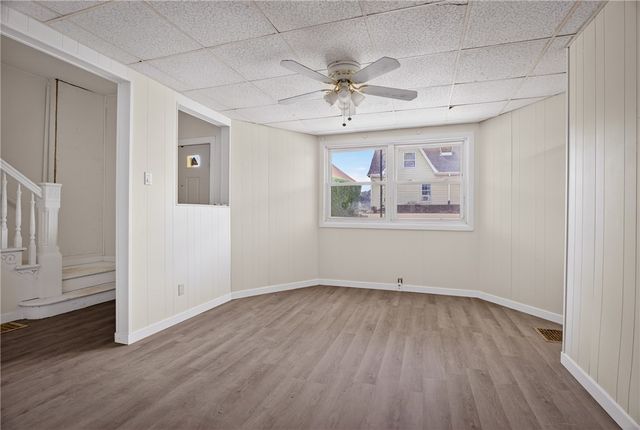 906 1st St, Mckees Rocks, PA 15136