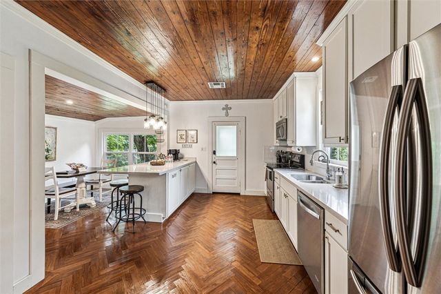 305 W Alamo Street, Brenham, TX 77833