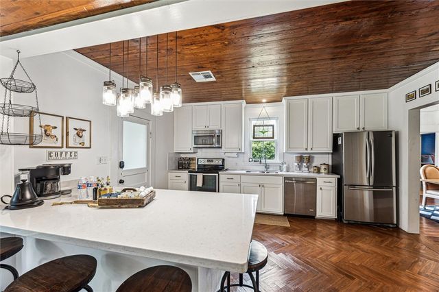 305 W Alamo Street, Brenham, TX 77833