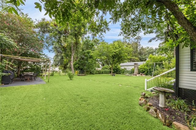 305 W Alamo Street, Brenham, TX 77833