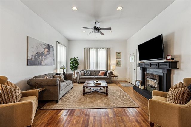 305 W Alamo Street, Brenham, TX 77833