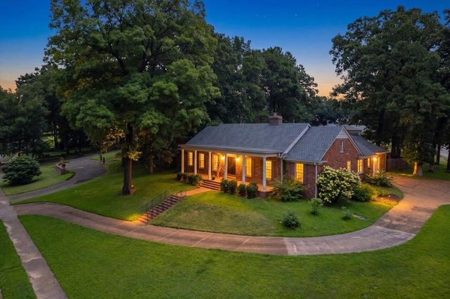 1464 YORKSHIRE DR, Memphis, TN 38119