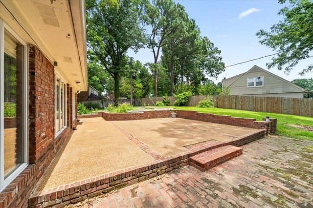 1464 YORKSHIRE DR, Memphis, TN 38119