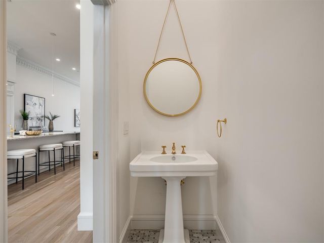 6100 NW Grand Boulevard 6111, Oklahoma City, OK 73118