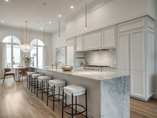 6100 NW Grand Boulevard 6111, Oklahoma City, OK 73118