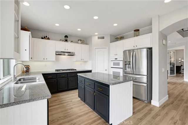 27684 Muir Grove Way, Castaic, CA 91384