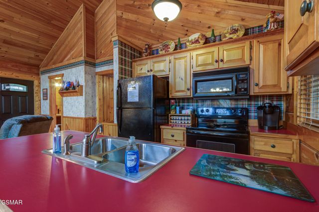 1590 Walt Price Road, Sevierville, TN 37876