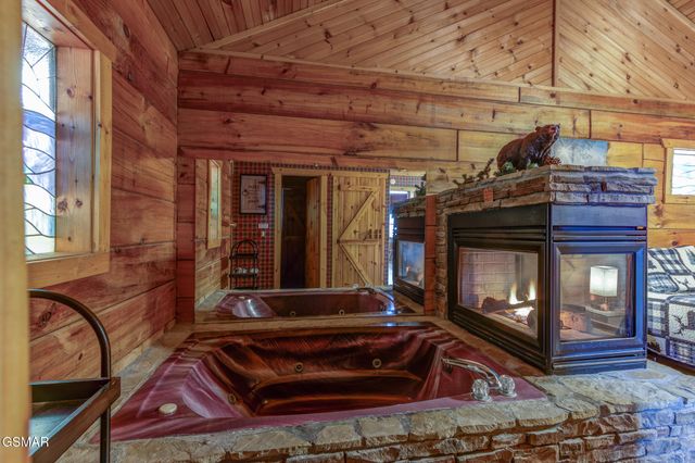 1590 Walt Price Road, Sevierville, TN 37876