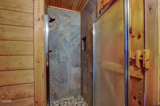 1590 Walt Price Road, Sevierville, TN 37876