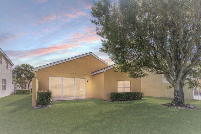 131 Lancaster Way, Royal Palm Beach, FL 33414