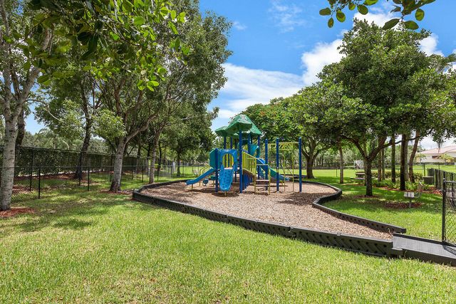 131 Lancaster Way, Royal Palm Beach, FL 33414