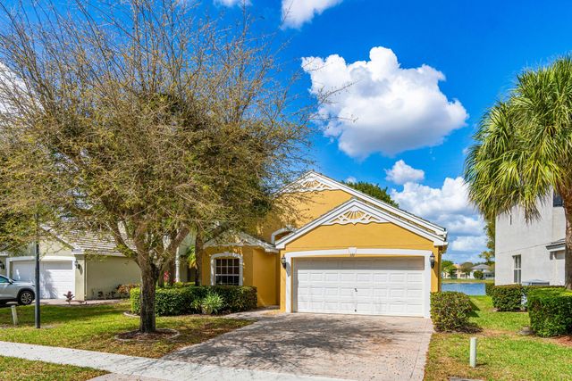 131 Lancaster Way, Royal Palm Beach, FL 33414