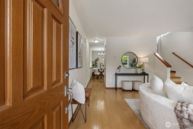 10050 19th Avenue SW, Seattle, WA 98146