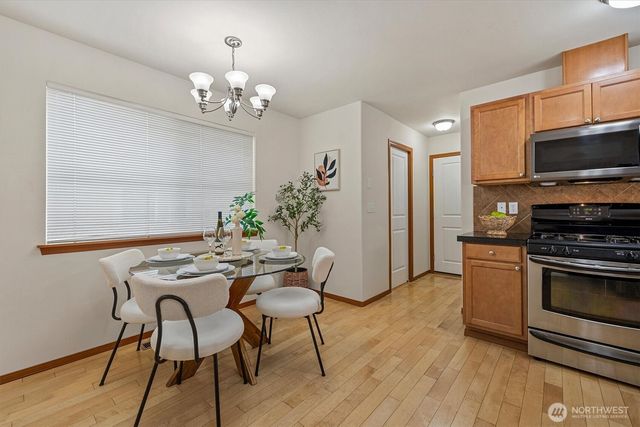 10050 19th Avenue SW, Seattle, WA 98146