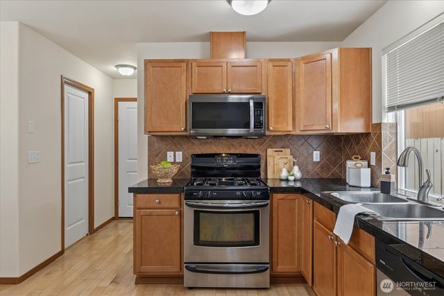 10050 19th Avenue SW, Seattle, WA 98146