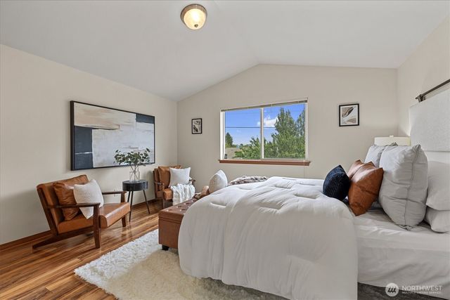 10050 19th Avenue SW, Seattle, WA 98146