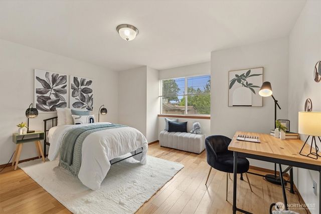 10050 19th Avenue SW, Seattle, WA 98146