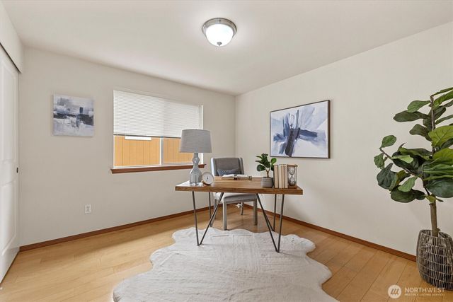 10050 19th Avenue SW, Seattle, WA 98146