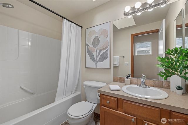 10050 19th Avenue SW, Seattle, WA 98146