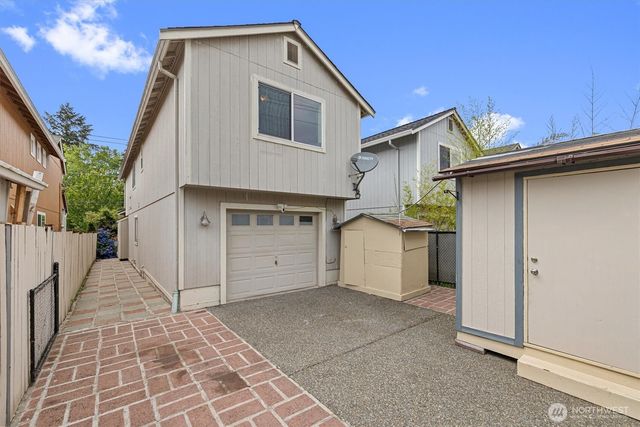 10050 19th Avenue SW, Seattle, WA 98146
