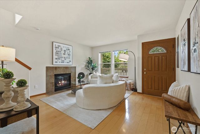 10050 19th Avenue SW, Seattle, WA 98146