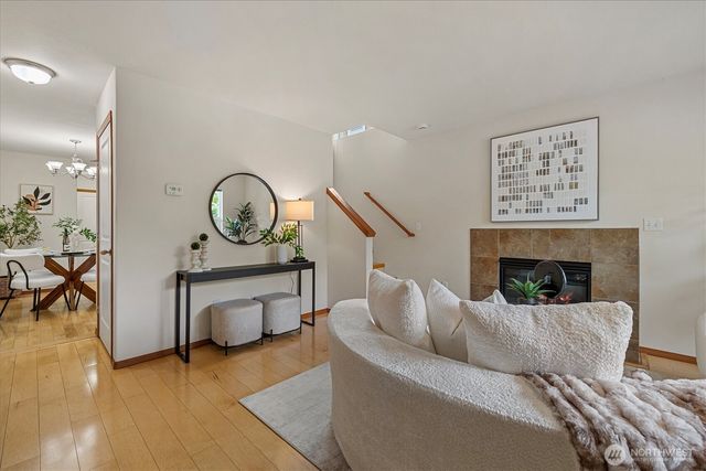10050 19th Avenue SW, Seattle, WA 98146