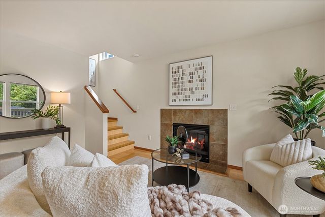 10050 19th Avenue SW, Seattle, WA 98146