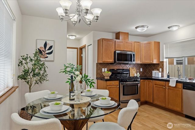 10050 19th Avenue SW, Seattle, WA 98146