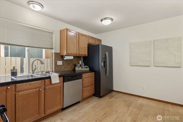10050 19th Avenue SW, Seattle, WA 98146